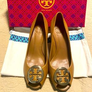 Tory Burch, Royal Tan/Gold, Sally 2 Tumbled Leather, Size 6.5, NEW